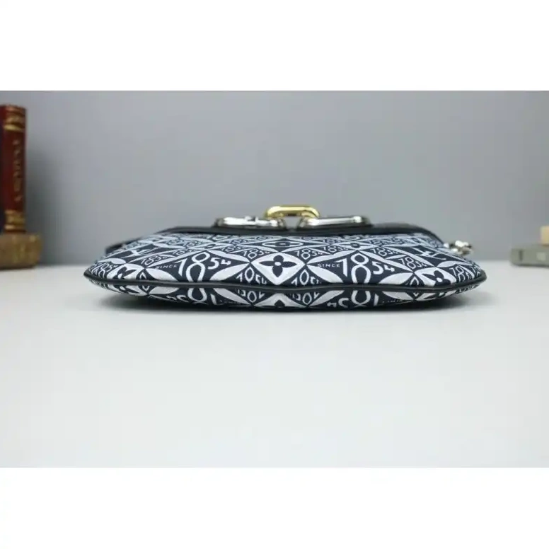 205B570012 LV Bags 0730